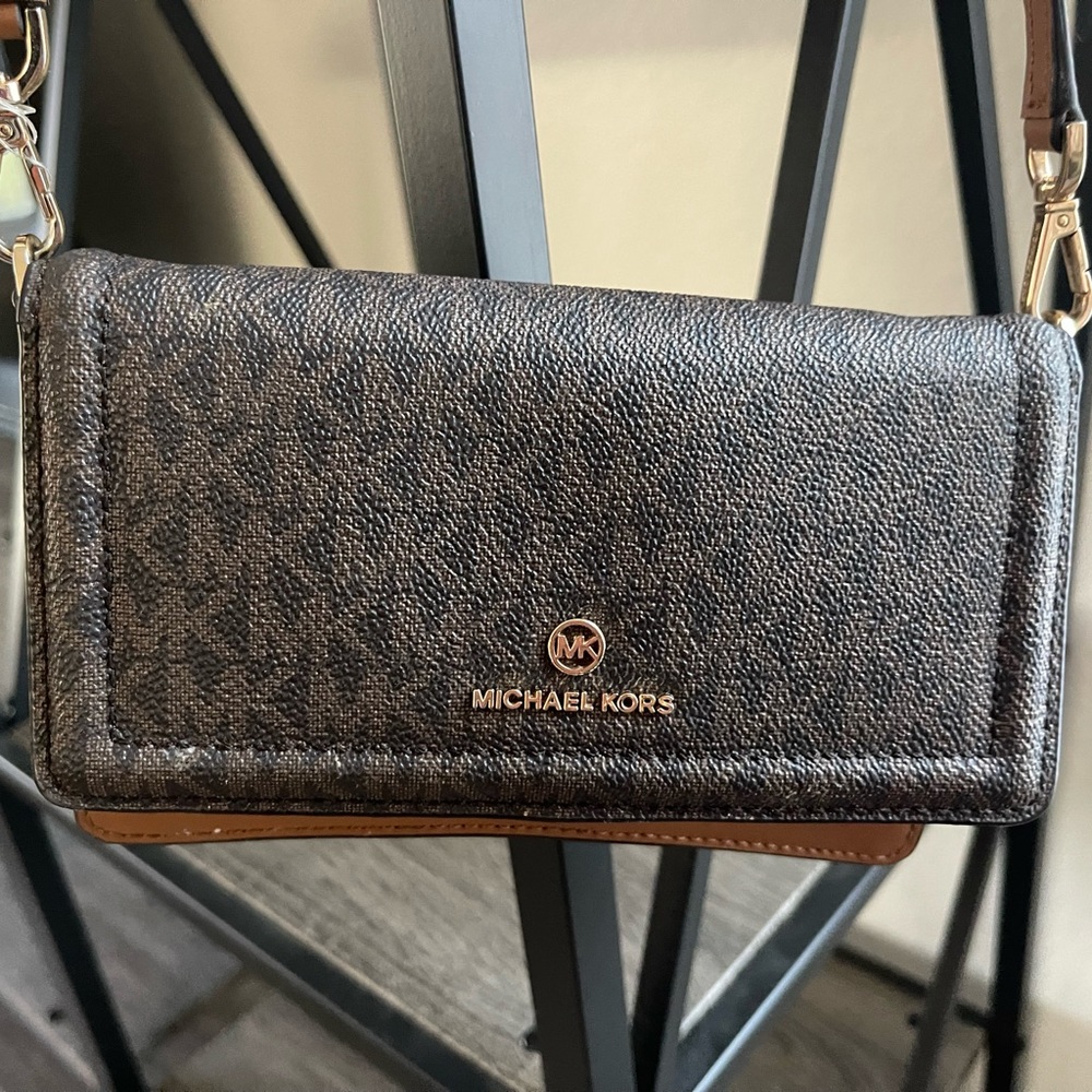 Micheal Kors cross body.